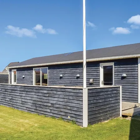 Holiday home 8 *