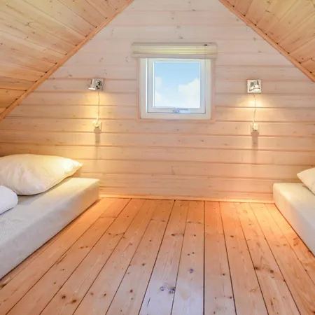 8 * Thyborøn